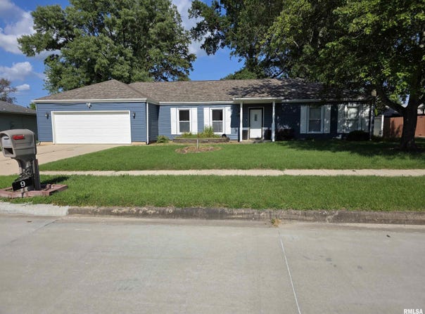 9 Blackberry Run Avenue, Centralia, IL 62801