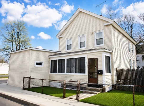 145 Hancock St, Springfield, MA 01109
