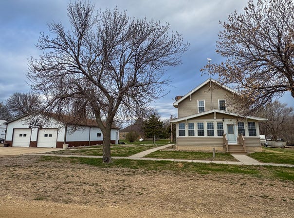 295 Victor St, Cavour, SD 57324
