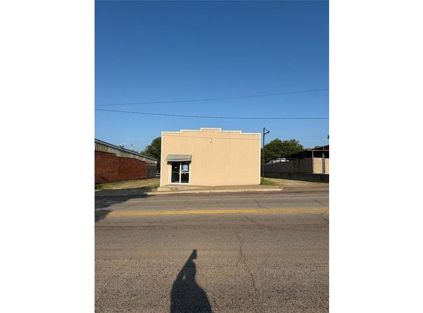 1109 Manvel Avenue, Chandler, OK 74834