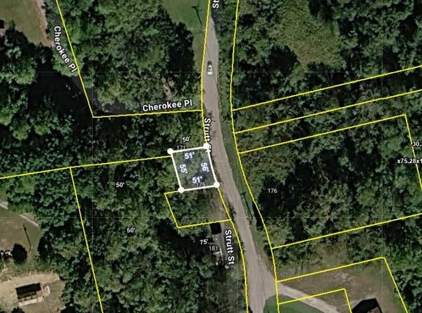 Strutt St, Oliver Springs, TN 37840