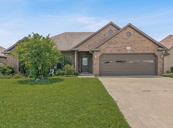 1002 Garrison Ln, Paragould, AR 72450