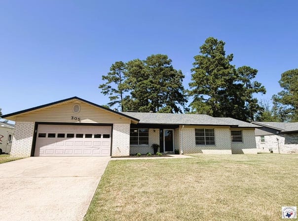 305 NORTHCREST DR, Wake Village, TX 75503