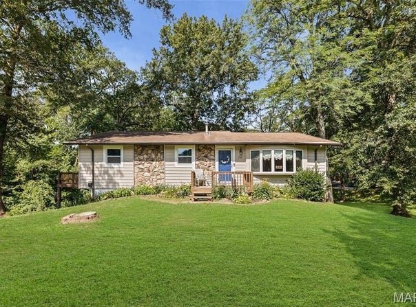 1716 Fountainbleu Drive, Worden, IL 62097