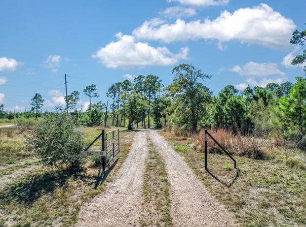 109 Tall Pines RD, Smithville, TX 78957