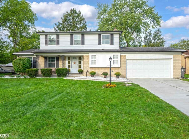 35027 Pappstein Drive, Clinton Township, MI 48035