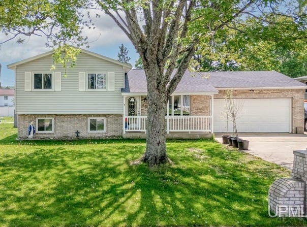 2119 S 21ST AVENUE, ESCANABA, MI 49829