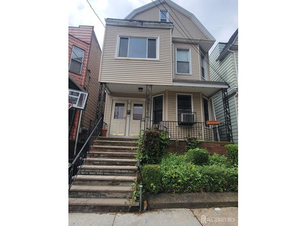 25 Dwight Street, Jersey City, NJ 07305