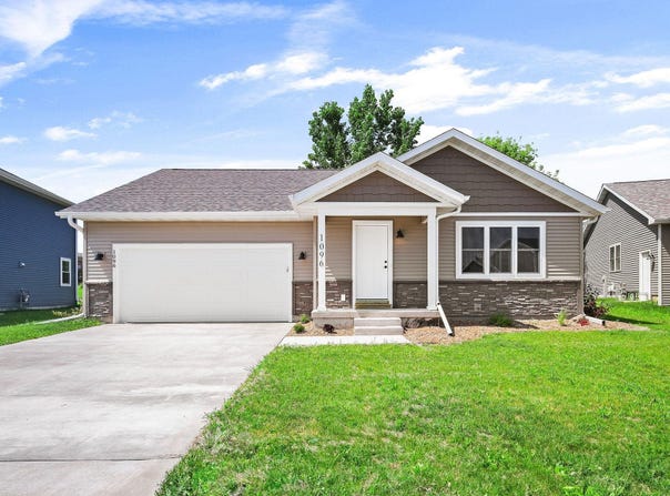 1096 Kamperschroer Way, Sun Prairie, WI 53590