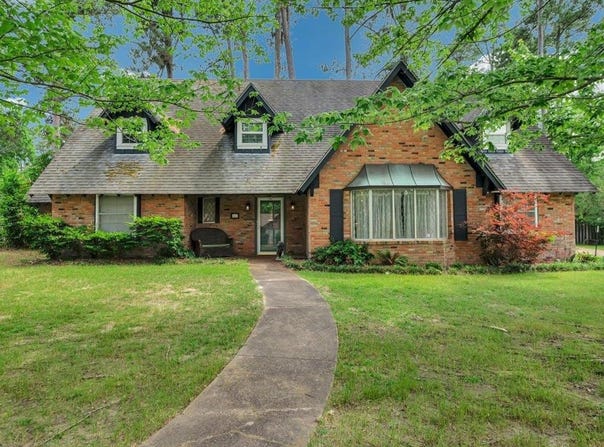 805 Spring Valley Drive, Nacogdoches, TX 75964
