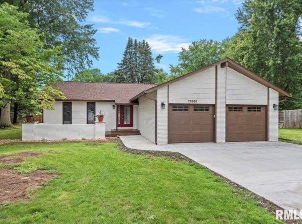 13861 LINN Drive, Athens, IL 62613