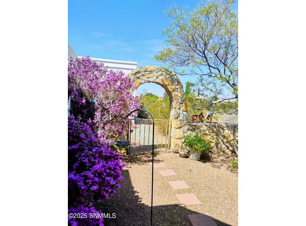 5265 Redman Road, Las Cruces, NM 88011