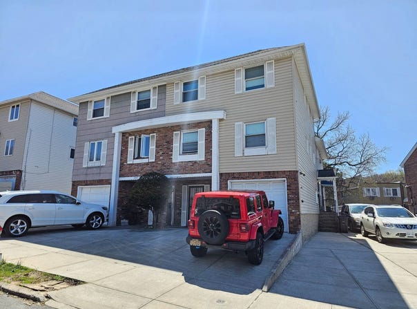 240-30 67th Ave, douglaston, NY 11362