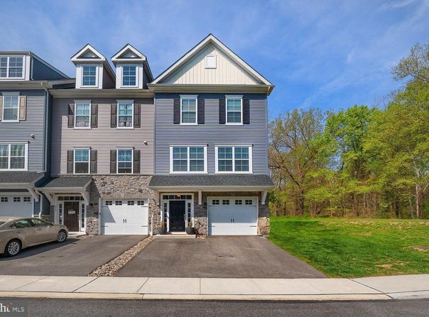 300 ROCK RUN CIRCLE, BROOMALL, PA 19008