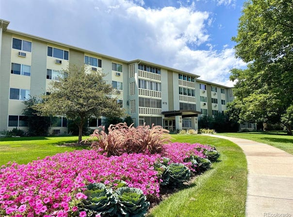 675 S Alton Way, Denver, CO 80247