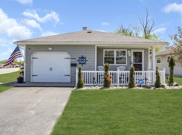 22 Margarita Street, Toms River, NJ 08757