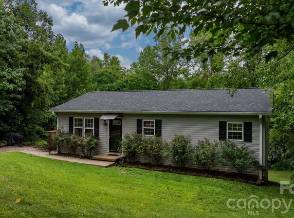 1172 Sunset Court, Conover, NC 28613