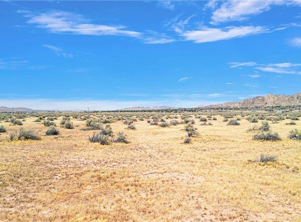 1 Ocotilla Road, Apple Valley, CA 92307