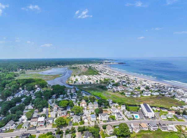 520 Winnacunnet Road, Hampton, NH 03842