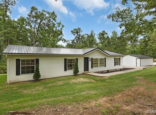 222 Timberland Drive, Warrenton, MO 63383