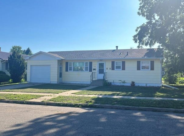 1107 W 6th Avenue, Mobridge, SD 57601