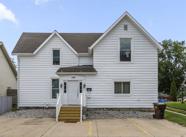 109 E Broad Street, Angola, IN 46703