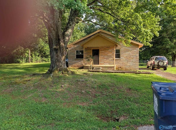900 Wes Taylor Road, Huntsville, AL 35811