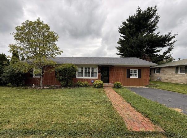 597 Meadowbrook Lane, Harrodsburg, KY 40330