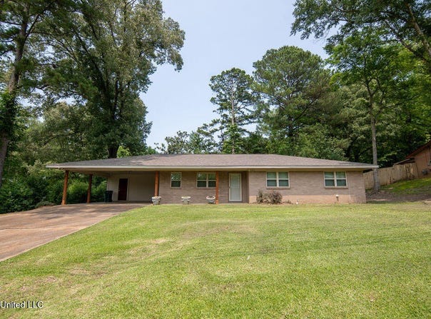 709 N Sunset Drive, Yazoo City, MS 39194