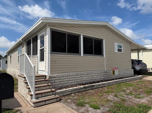 1001 Starkey Road, Largo, FL 33771