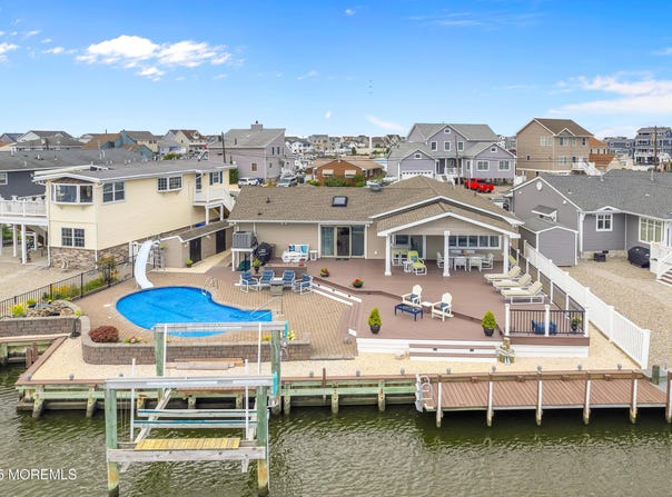 348 Venice Drive, Lavallette, NJ 08735