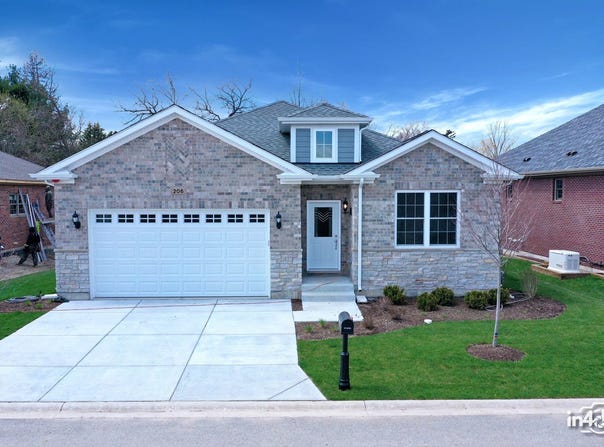 1431 Somerset Place, Barrington, IL 60010