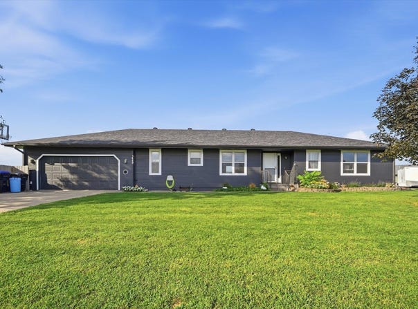 3649 SE Peck RD, Topeka, KS 66605