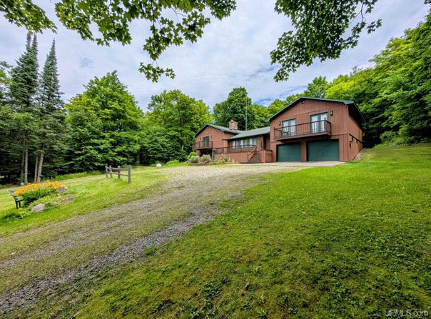 312 Bates Amasa, Iron River, MI 49935