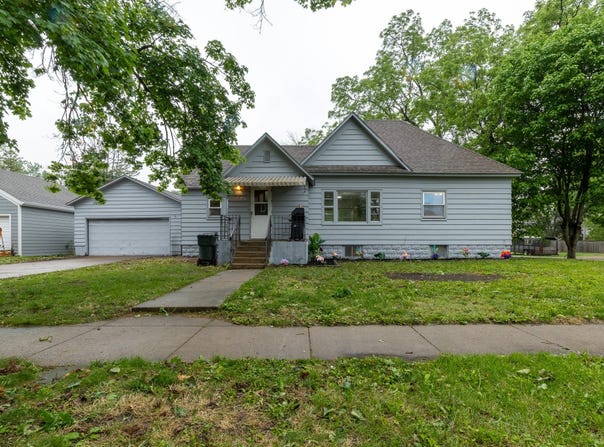 702 12th Street S, Grand Junction, IA 50107