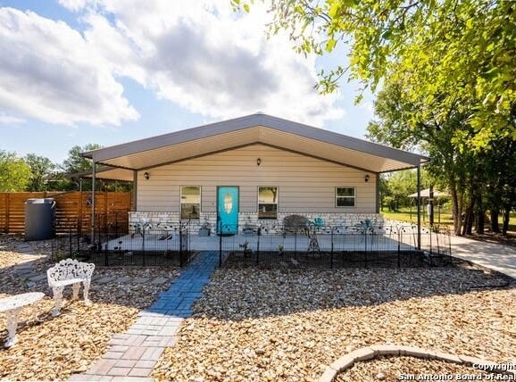 712 LINK DR, Kingsland, TX 78639