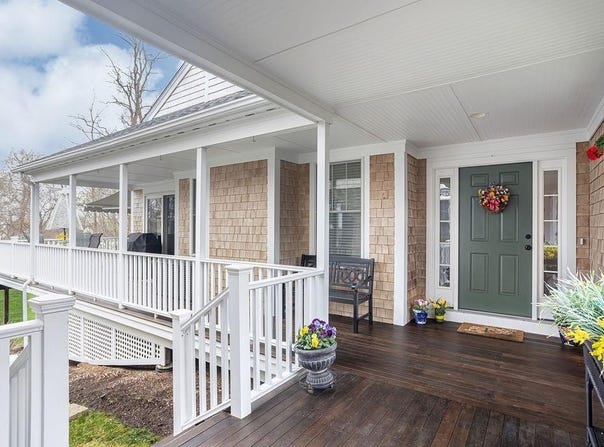 42 Ferry Landing Circle, Portsmouth, RI 02871