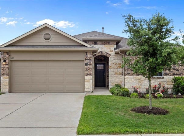 609 Bluffview DR, Bastrop, TX 78602