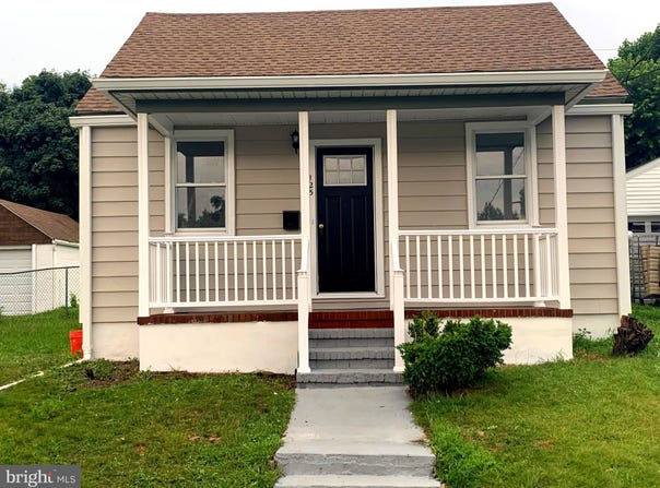 125 GROVER AVENUE, TRENTON, NJ 08610