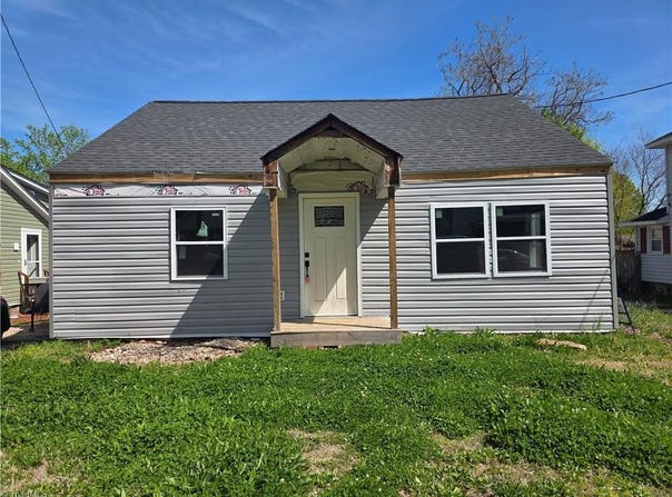 209 6th Avenue, Mayodan, NC 27027