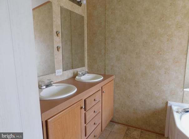 211 MICHAEL ROAD, HONEY BROOK, PA 19344