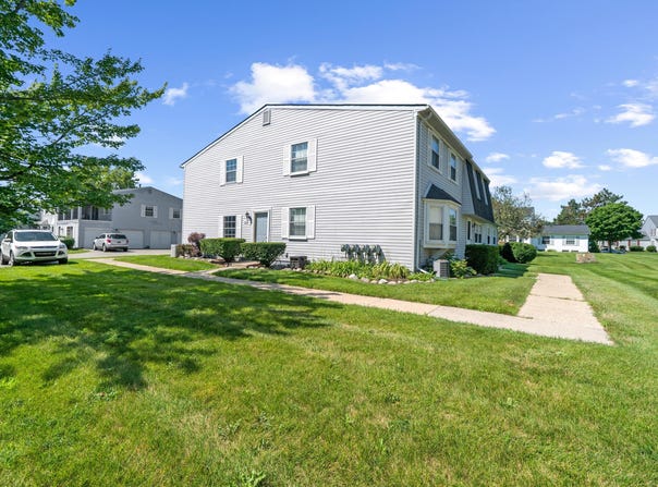 245 Lake Village Drive, Walled Lake, MI 48390