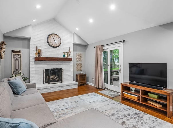 855 LUDWIG Drive, Gahanna, OH 43230