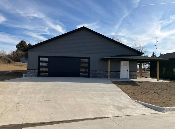208  Robin Lane, Wall Lake, IA 51466