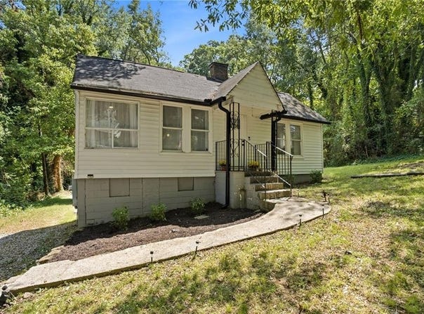 3383 Lawrence St, Scottdale, GA 30079