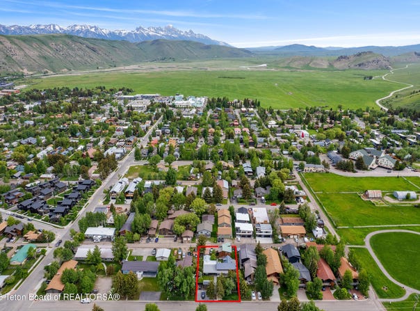 663&665 E KELLY Avenue, Jackson, WY 83001