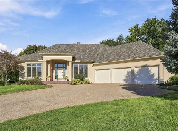 11507 Cedar Street, Leawood, KS 66211