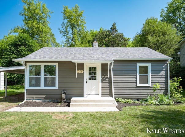 206 Fairview Street, Greenville, MI 48838