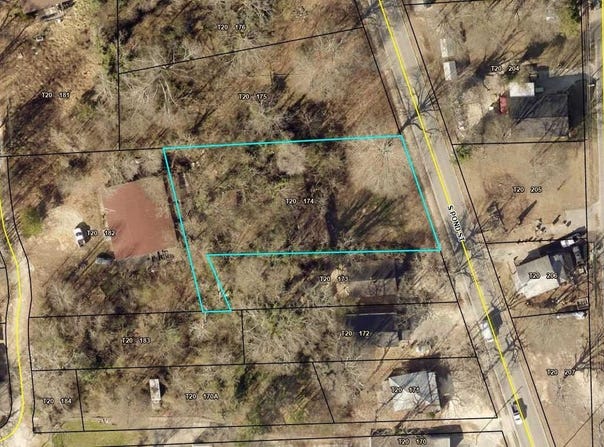 320 S Pond Street, Toccoa, GA 30577