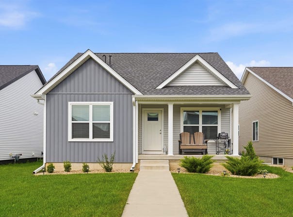 123 Coral Drive, Waterloo, IA 50701